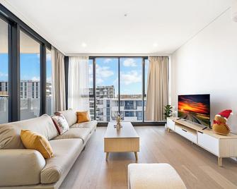 Modern 2B2BA Apartment in the Heart of Bankstown - Bankstown - Living room