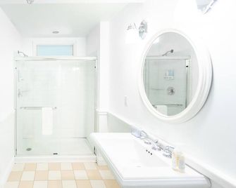 Beach Suite - 2 King Beds, Kitchen, Pool Hot Tub, Walk To Beach, Pet Friendly - Rehoboth Beach