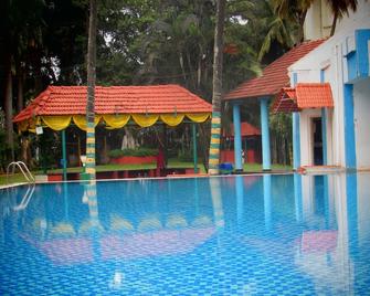 Ramanashree California Resort - Bengaluru - Pool