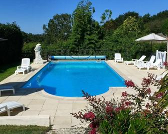 Gîte Parasol, Piscine Chauffée, à 5 km de Brétignolles sur mer - Landevieille - Piscina