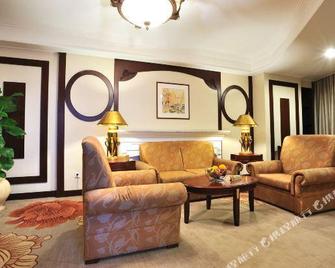 Fuzhou Meilun Hotel - Fuzhou - Living room