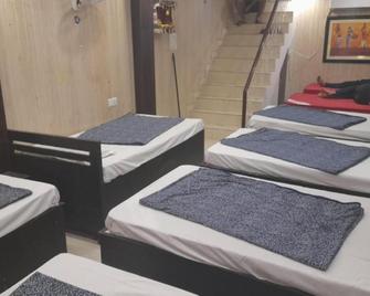 Goroomgo Comfort Hostel Charbagh Lucknow - Lucknow - Habitación