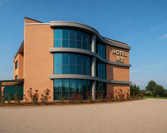 Lvg Hotel Collection - Riz - San Genesio ed Uniti - Building