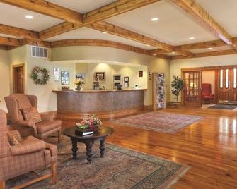 Galena, IL: Studio w/Fireplace, Jetted Tub, Resort Pool & Outdoor Activities - Galena - Lobby