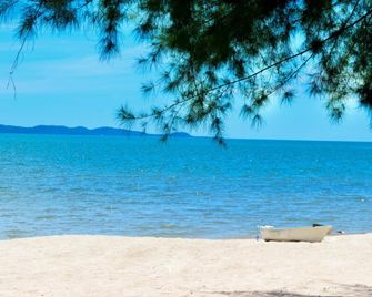 Sangjun On Beach Resort - Bang Saphan - Strand