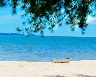 Sangjun On Beach Resort - Bang Saphan - Strand