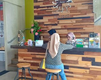 Hazotel Semarang - Semarang - Front desk