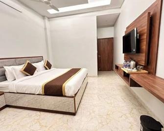 Manas Resort by Rudrakshi - Udaipur - Bedroom