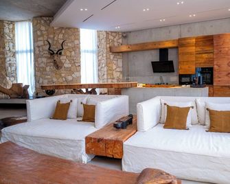 Casa del Toro Luxury Ranch - Sindia - Salon