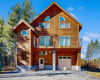 Boat House - Soda Springs - Edificio