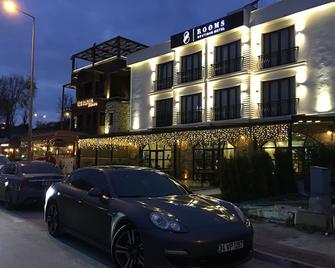 8 Rooms Hotel - Gelibolu - Gebouw