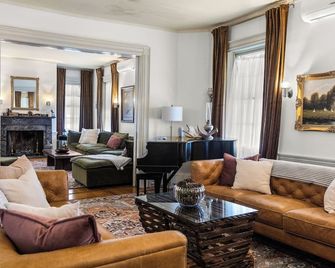 The Jarvis Homestead - Historic Maine Mansion - Ellsworth - Living room