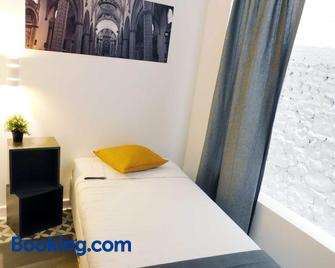 Cool Guest House - Elvas - Camera da letto