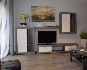 Ferienwohnung Anita - Mengen - Вітальня