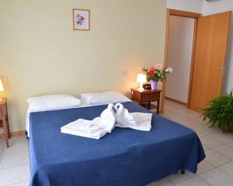 Two-room apartment for 3 people with kitchen and private bathroom - Arezzo - Bedroom