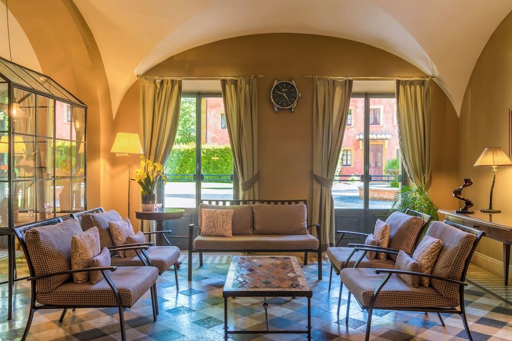 كيو سي راند هوتل روما - فيوميتشينو - غرفة معيشة