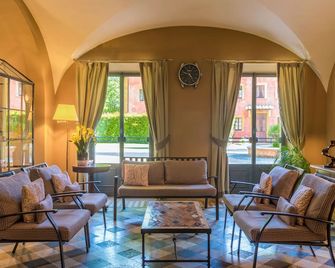 كيو سي راند هوتل روما - فيوميتشينو - غرفة معيشة