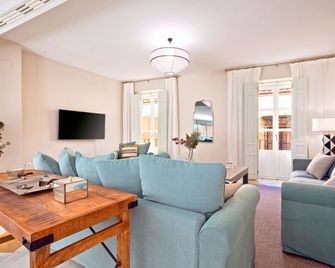 Genteel Home Palacio Abades - Seville - Living room