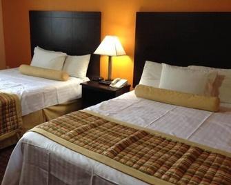 Blue Sky Inn Glens Falls-Saratoga-Lake George - Glens Falls - Bedroom