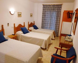 Hostal Andalucia - Nerja - Κρεβατοκάμαρα
