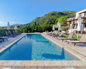 Marcora Historic Mansion - Strongyli - Pool