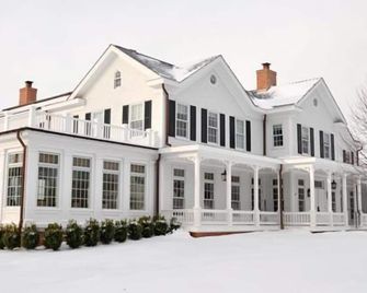 The Quogue Club - Quogue - Building