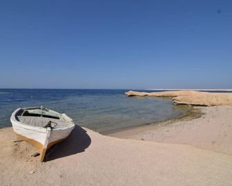 Sharm El Naga Resort and Diving Center - Hurgada - Playa