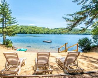 Squam Waterfront 2 bed rental (Suite 6) - Holderness - Innenhof