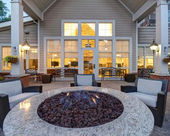 ريزيدنس إن باي ماريوت مورجان تاون ميديكال سنتر آريا - مورغانتاون - شرفة مرصوفة