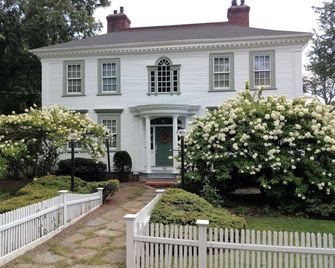 Daniel Stebbins B and B - South Hadley - Building