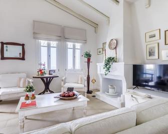 Skopelos Village Hotel - Skopelos - Salon