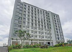 OYO 91139 Skyland Bogorienze Apartment - Bogor - Edificio