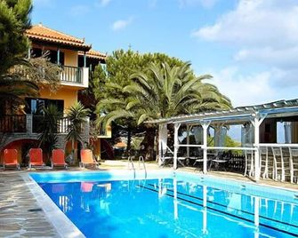 Ledra Samos Hotel - Samos - Svømmebasseng