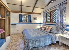 Casa Violeta Beach House in Punta Uva - Puerto Viejo de Talamanca - Bedroom