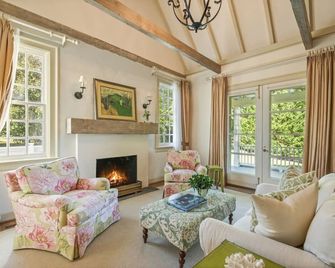 The Estate at Piedmont Farm - Sperryville - Living room