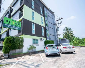 Shyne Place - Ratsada - Будівля