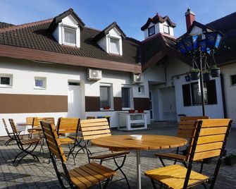 Május 1 Vendégház - Torony - Torony - Patio