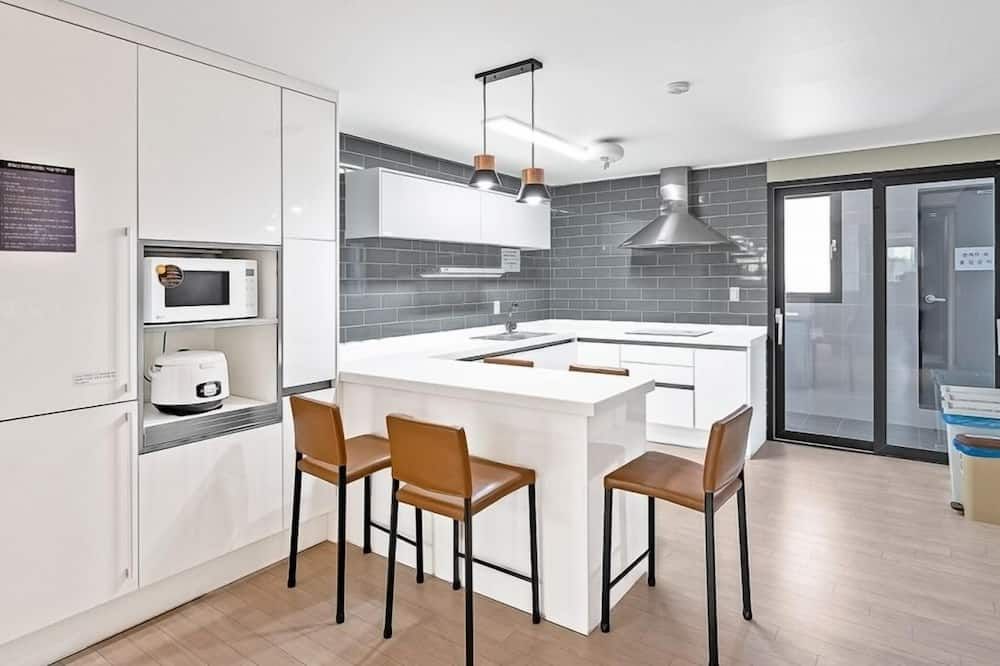 Pohang A1 Hotel Yeongildae Branch - Pohang - Kitchen