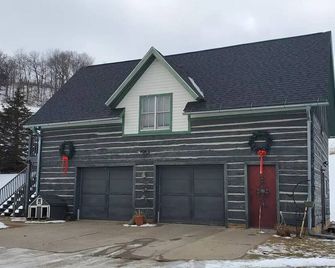 Tamarack Point Homestead - Arcadia - Edificio