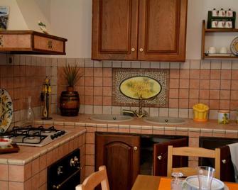 Etna Hiking B&B - Trecastagni - Cocina