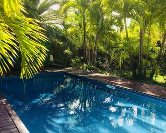 Romantic Cottage in Tropical garden, Falmouth Harbour - Falmouth - Pool