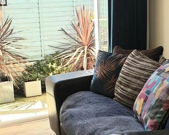 Art Deco House Dublin Close to City Centre - Dublin - Living room