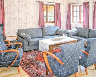 Stunning Home In Sogndal With Sauna - Sogndal - Sala de estar