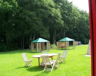 Econo Motel Goelzer - Büchenbeuren - Patio