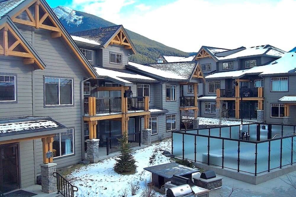 كوبرستون ريزورت - ماونتن فيو سويت - Dead Man's Flats - مبنى