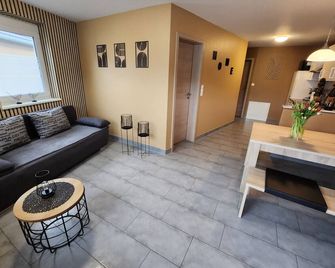 Ferienwohnungen Abendsonne - Руст - Вітальня