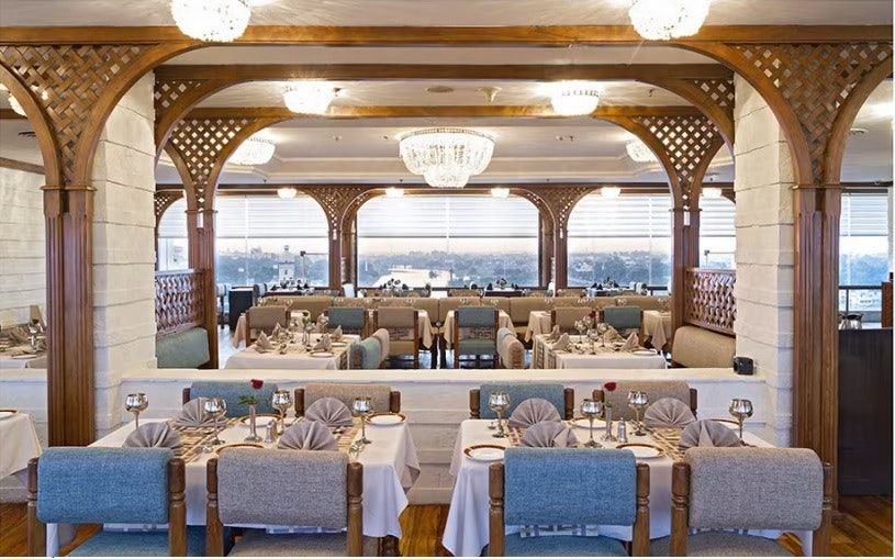 كلاركس آفاده - لكناو - مطعم