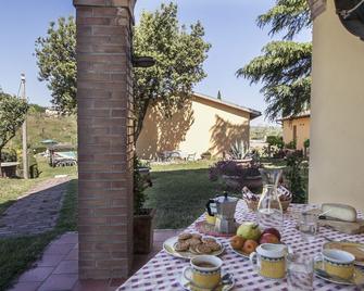 Agriturismo Metina - Acquaviva - Patio