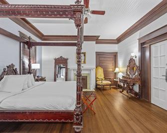 Coombs Inn & Suites - Apalachicola - Camera da letto