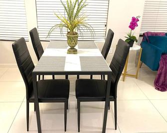 New! Condo On Shary - Mission - Dining room
